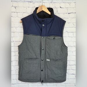 Figs Men's Vest in Gray and Blue